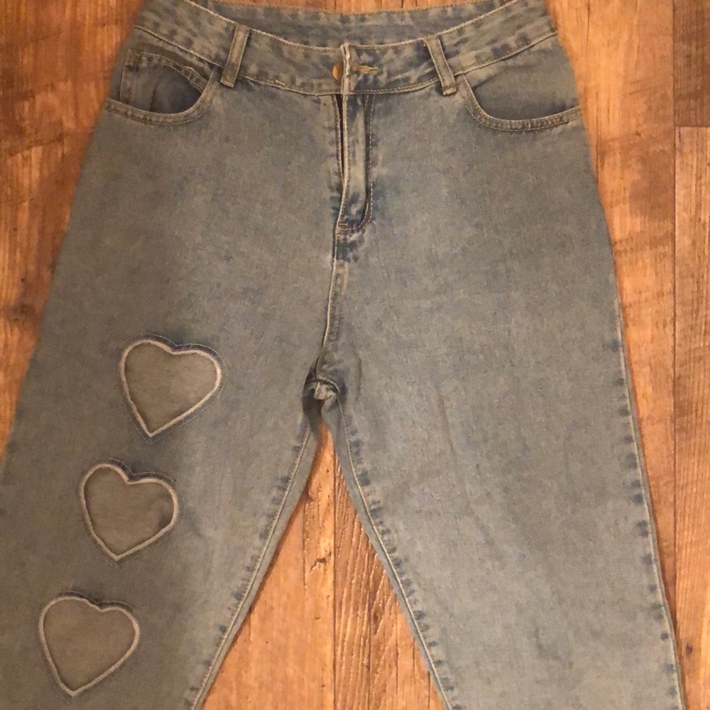 Cropped Ankle Mom Jean Heart Cut Out